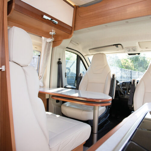 Voiture / bateau / caravane